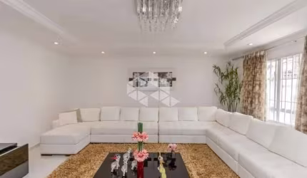 Sobrado alto padrão com 6 Quartos e 7 banheiros à Venda, 200 m²