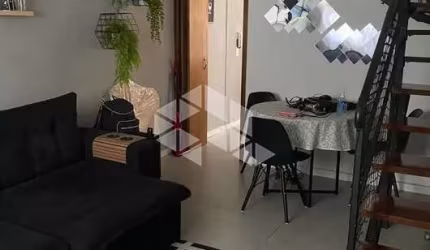 Casa de Condomínio no Parque Mandaqui com 2 dormitórios e 2 vagas de garagem.