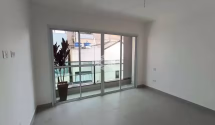 Sobrado na Parada Inglesa com 3 dormitórios e 3 vagas de garagem.