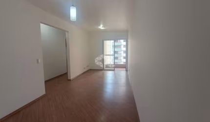 Apartamento reformado à venda na Zona Norte com 3 dormitórios (1 suíte), varanda e lazer completo