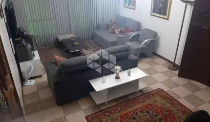 Sobrado com 3 dormitórios e 4 vagas na Vila Mazzei