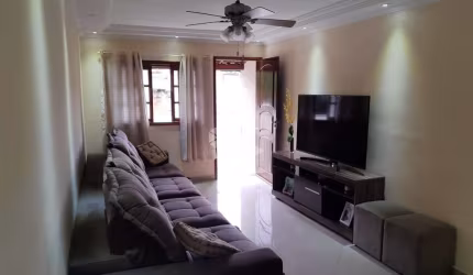 Sobrado com 2 dormitórios e 3 vagas na Vila Dionísia - Condomínio com piscina e excelente localização