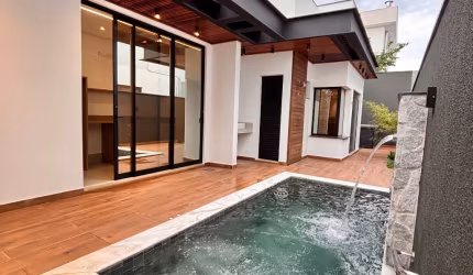 Vende-se, linda casa térrea em condomínio fechado!