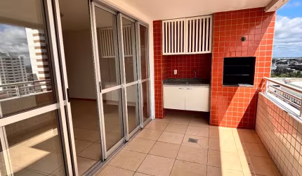 Lindo apartamento pra morar, com ótima localização.