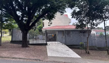 CASA DE ESQUINA COM VISTA PARA A SERRA DO MAR