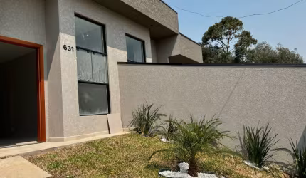 LINDA CASA TÉRREA DE FRENTE PARA A RUA