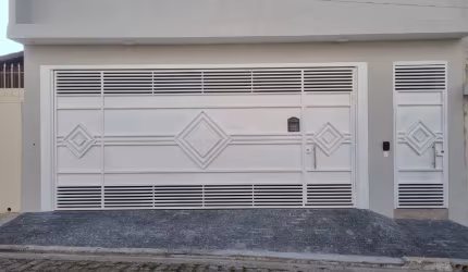 Casa térrea 02 Dormitórios 01 Vaga na cidade dutra