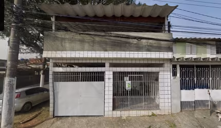 Casa  térrea com 03 Dormitórios 01 Suíte e 04 Vagas de Garagem