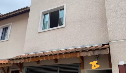 CASA DE CONDOMINIO ESPECIAL