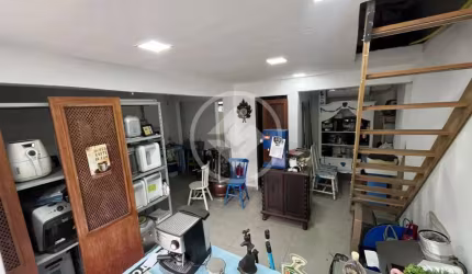 Loja comercial com 100m², 3 ambientes distintos (podendo dividir a loja 3 em duas: 3 e 4), todos com mezanino independente, de esquina, no Centro de Santos. codigo: 90757