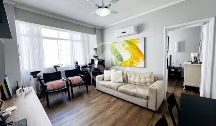 Apartamento reformado na quadra da praia codigo: 72417