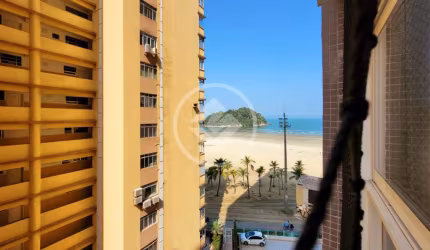 Apartamento pé na areia completamente reformado à venda na orla de Santos codigo: 76852