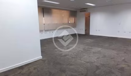 SALA COMERCIAL NO CORAÇÃO DO GONZAGA codigo: 76119