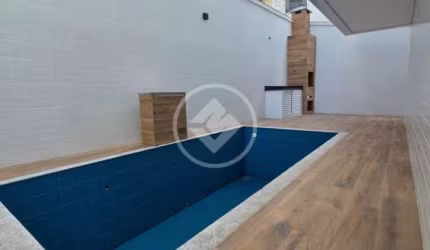 Casa sobreposta baixa com piscina! codigo: 118815