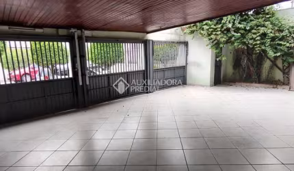 Casa com 3 quartos à venda na Rua Mário Narciso Stocco, 67, Nova Petrópolis, São Bernardo do Campo, 279 m2 por R$ 1.500.000