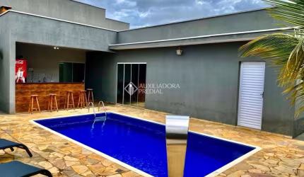 Casa em condomínio fechado com 3 quartos à venda na Presidente Castelo Branco, 1, Ninho Verde, Porangaba, 148 m2 por R$ 950.000