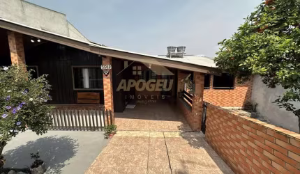 Casa para Venda em São José dos Pinhais, Iná, 3 dormitórios, 1 banheiro, 2 vagas