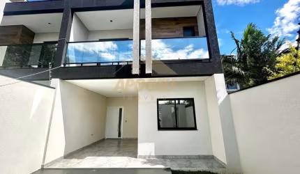 Sobrado para Venda em São José dos Pinhais, Centro, 3 dormitórios, 3 suítes, 4 banheiros, 2 vagas