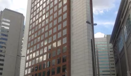 Sala comercial para locação na Vila Olímpia, São Paulo-SP: 4 salas, 4 banheiros, 6 vagas e 373,80m²!