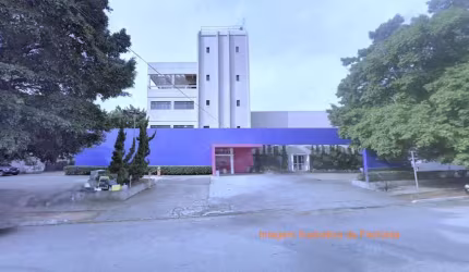 Prédio Comercial de 4.816m², com 10 banheiros e 30 vagas para Locação na Barra Funda.