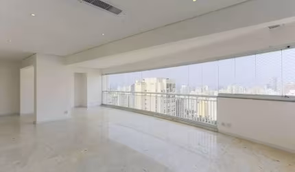 Cobertura de alto padrão à venda na Vila Romana, São Paulo-SP, com 3 quartos, 3 suítes,  4 vagas de garagem e 284,00 m² de área.