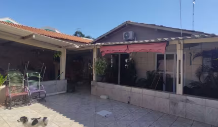 Casa para Locação em Araçatuba, DONA AMÉLIA, 2 dormitórios, 1 suíte, 2 banheiros, 4 vagas