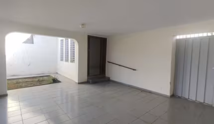 Casa para Locação em Araçatuba, SÃO JOÃO, 3 dormitórios, 1 suíte, 3 banheiros, 2 vagas