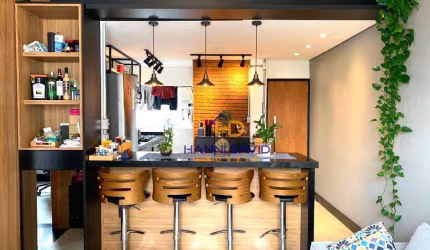 Belíssimo apartamento totalmente reformado na Vila Mariana ! 2 dormitórios e 1 vaga ! Próximo ao Parque do Ibirapuera ! Confira !