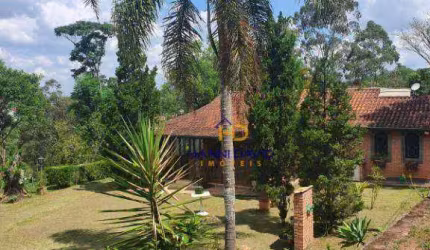 Lindo Sítio á venda em Ibiúna com 3 suítes, churrasqueira e piscina, a 66 km de SP