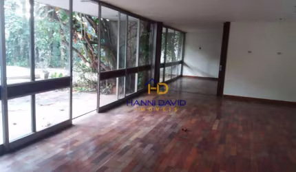 IMPONENTE CASA NO JARDIM AMERICA COM PISCINA COM TERRENO DE 1.242,00 m2