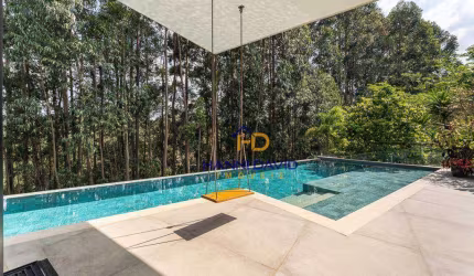 Casa em condominio fechado. Tambore Onze