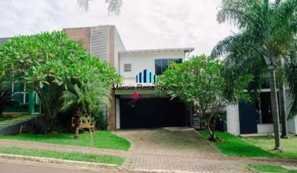 Casa à Venda no Condomínio Golden Hill
