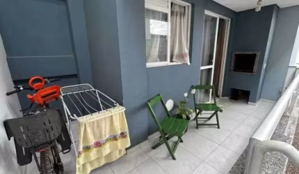 Apartamento semimobiliado com 2 Quartos e 1 banheiro à Venda, 61 m² por R$ 215.000