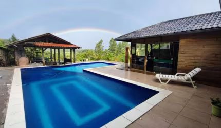 Sítio com piscina e ofuro em Antônio Carlos