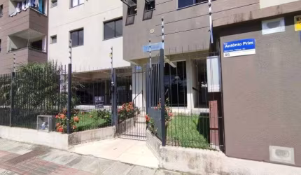 Apartamento no bairro Aririú com 3 dormitórios