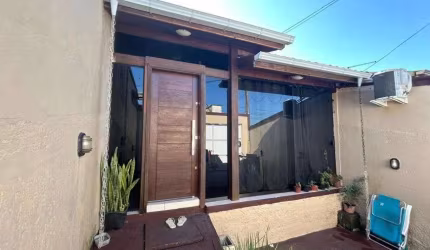 CASA GEMINADA 2 DORMITORIOS COM EDICULA - CENIRO MARTINS