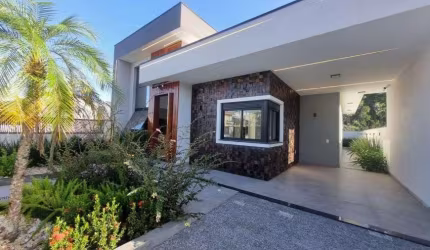 Casa de alto padrão em Potecas | São José SC