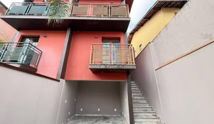Sobrado 3 suítes 2 vagas no Jardim Monte Kemel