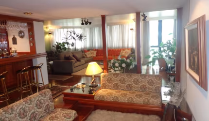 Apartamento 4 suítes no Batel.