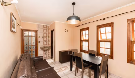 Sobrado para venda com 4 quartos, sendo 2 suítes, 207m²
