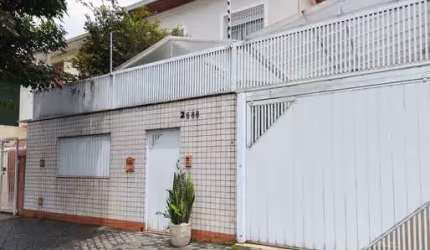 Casa tipo para venda com 3 quartos, sendo 1 suíte, 200m²