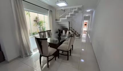 Sobrado para venda com 4 quartos, sendo 2 suítes, 208m²