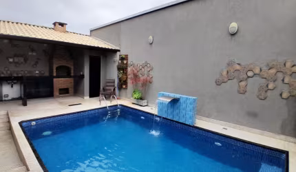 Casa de condominio com piscina