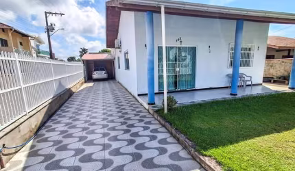 Ótima oportunidade no CENTRO de Navegantes a 190 metros da Praia!!