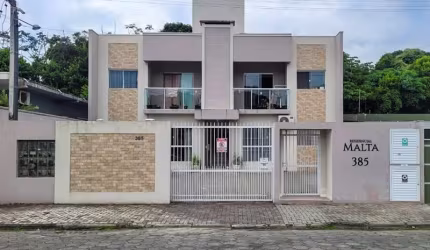 Ótimo Apartamento AVERBADO - Semi Mobiliado com 02 dormitorios a 500 metros da praia!!