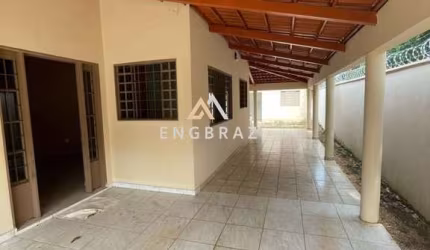 Casa para Venda em Palmas, Plano Diretor Norte, 3 dormitórios, 1 suíte, 2 banheiros, 4 vagas