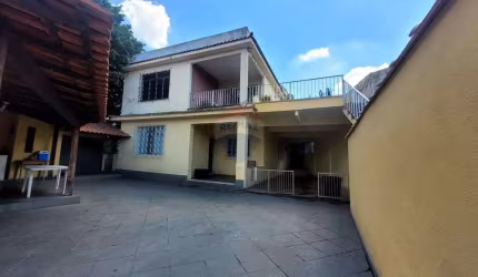 Casa - 200 m² - 5 quartos - Honório Gurgel, Rio de Janeiro.
