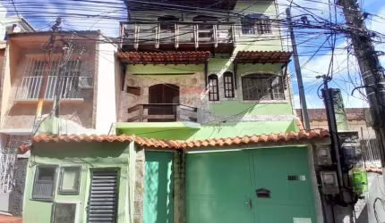 Casa com 3 Quartos  à venda com  200 m²  em Encantado  . Rio de Janeiro