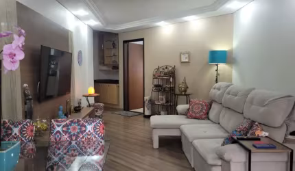 Apartamento no Portão, porteira fechada.
