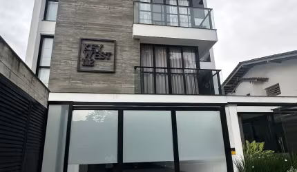 APARTAMENTO SEMI MOBILIADO COM 2 SUITES NO BAIRRO GLORIA